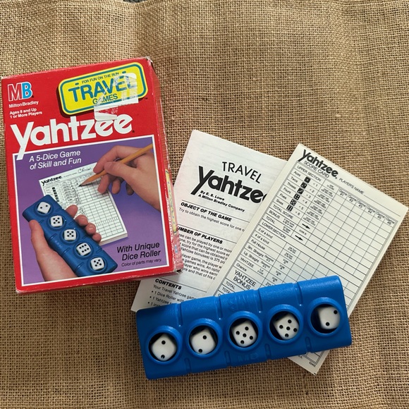 Vintage Travel Yahtzee with unique dice roller MB Milton Bradley Ages 8+ - Picture 1 of 16